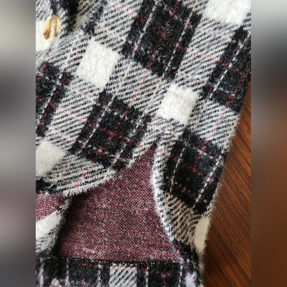 Z Supply Plaid Women's Shirt Jacket - Black/White/Red, Size Small - Picture 13 of 13